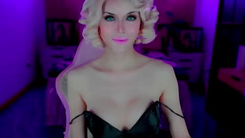 brionatop online show from October 2025 12:27:01 AM