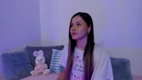 Brisa  online show from November 2025 04:38:02 PM