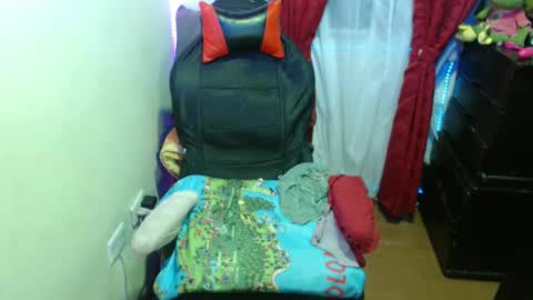 Snapshot of britannysexxy chatting on February 2025 04:47:01 AM scarleth follow mee 3 kis online show from February 2025 04:47:01 AM