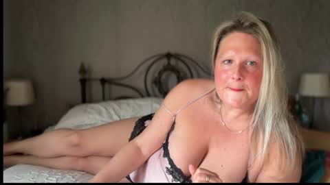 Snapshot of british_bella chatting on May 2026 06:31:01 AM British Bella online show from May 2026 06:31:01 AM