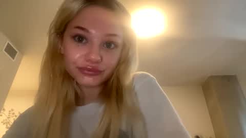 Snapshot of britneycherry08 chatting on June 2026 09:48:02 PM britneycherry08 online show from June 2026 09:48:02 PM