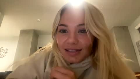 Snapshot of britneycherry08 chatting on June 2026 02:53:01 AM britneycherry08 online show from June 2026 02:53:01 AM
