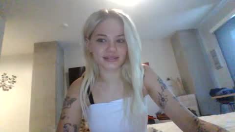 Snapshot of britneycherry08 chatting on June 2026 09:30:02 PM britneycherry08 online show from June 2026 09:30:02 PM