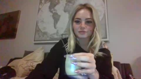 Snapshot of britneycherry08 chatting on June 2026 03:35:02 AM britneycherry08 online show from June 2026 03:35:02 AM