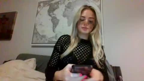 Snapshot of britneycherry08 chatting on July 2026 04:49:02 AM britneycherry08 online show from July 2026 04:49:02 AM