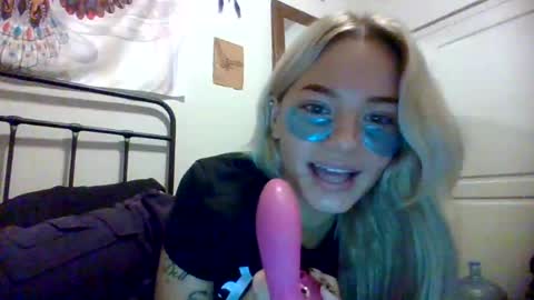Snapshot of britneycherry08 chatting on July 2026 11:15:01 PM britneycherry08 online show from July 2026 11:15:01 PM