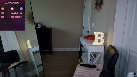 brookebee online show from December 2024 09:43:02 PM