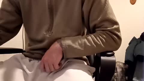 broski2002633810 online show from October 2025 06:17:01 AM