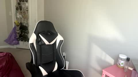 brownnnjuicy online show from May 2026 01:29:02 PM