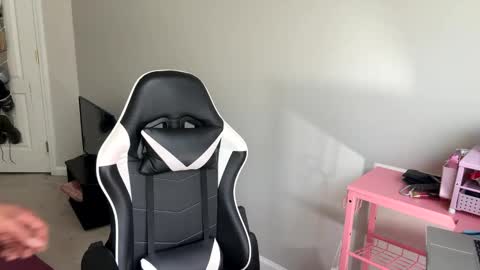 brownnnjuicy online show from May 2026 05:56:01 PM