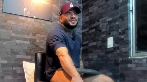 brucedallas online show from April 2026 01:32:01 AM