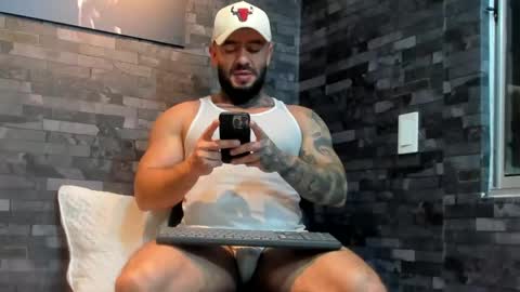 Snapshot of brucedallas chatting on May 2026 01:25:02 AM brucedallas online show from May 2026 01:25:02 AM