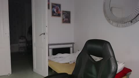 Bruce online show from December 2024 08:54:01 PM