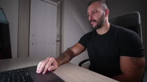 onlyfans BRUCESTRYKER online show from December 2024 12:47:01 AM