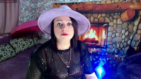 Julia online show from May 2026 09:41:01 PM