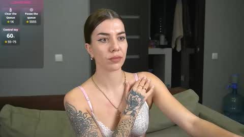 Snapshot of brunette_from_the_moon chatting on January 2026 11:10:01 PM Alice online show from January 2026 11:10:01 PM