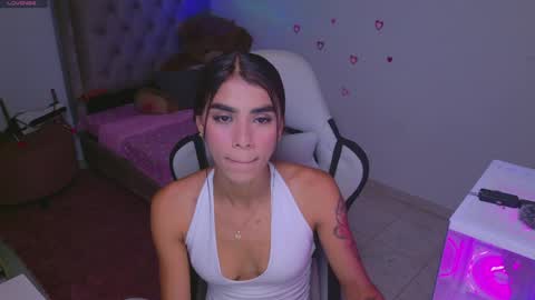 SARAH  online show from April 2026 03:33:01 AM