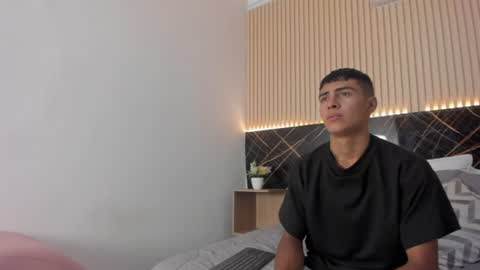 Snapshot of bruno_fox_ chatting on June 2026 07:18:02 PM Bruno online show from June 2026 07:18:02 PM