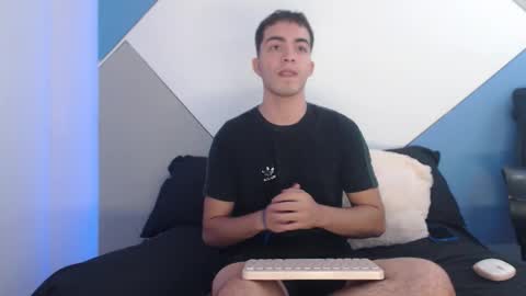 Snapshot of bruno_steel1 chatting on December 2025 01:39:01 PM Bruno online show from December 2025 01:39:01 PM