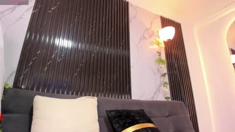 Bryxon  online show from February 2025 04:21:01 AM