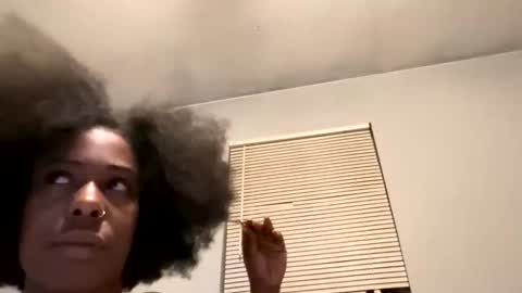 Snapshot of bubblezthedoll chatting on March 2026 05:08:02 AM Bubblez the Doll online show from March 2026 05:08:02 AM