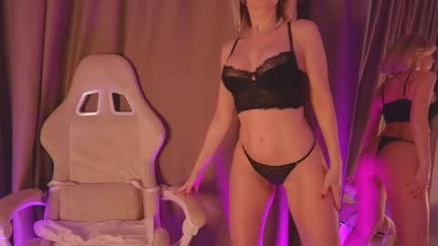 bubbling_crush online show from February 2025 10:39:02 PM