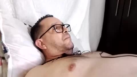 buchs32 online show from October 2025 05:52:01 AM