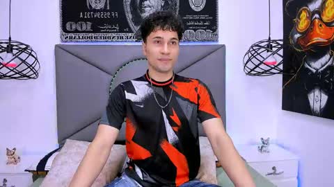 Snapshot of buddy_whitte chatting on April 2026 04:45:02 PM Buddy Whitte online show from April 2026 04:45:02 PM