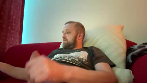 Snapshot of budgie1095 chatting on January 2025 10:02:01 PM budgie1095 online show from January 2025 10:02:01 PM