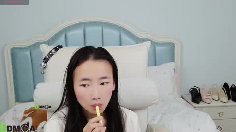 Sandy----xx online show from November 2025 03:15:02 PM