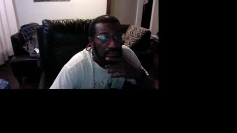 Snapshot of bungalowentertainment chatting on December 2025 04:39:01 AM Bungalow Entertainment online show from December 2025 04:39:01 AM