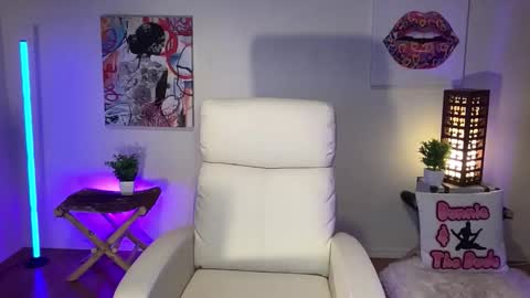 BUNNIE and THE DUDE TheLebowskis online show from January 2026 05:13:01 AM