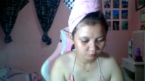 Snapshot of bunny_flower18 chatting on May 2026 09:40:01 AM bunny_flower18 online show from May 2026 09:40:01 AM