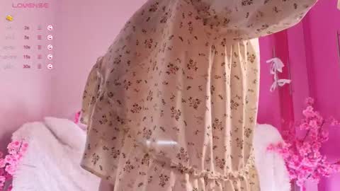 Kira online show from November 2025 03:33:01 PM