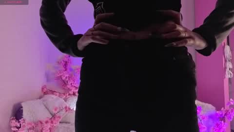 Kira online show from April 2026 03:21:02 PM