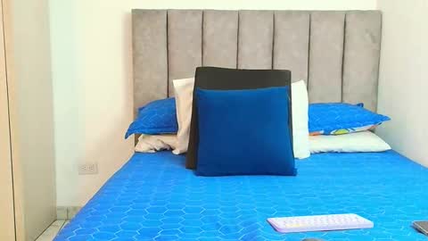 Carolina online show from September 2025 05:07:02 AM