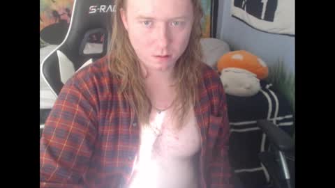 Snapshot of burningflute chatting on December 2024 07:00:01 PM burningflute online show from December 2024 07:00:01 PM