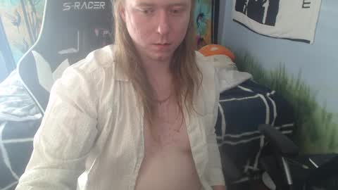 Snapshot of burningflute chatting on December 2024 03:49:02 PM burningflute online show from December 2024 03:49:02 PM