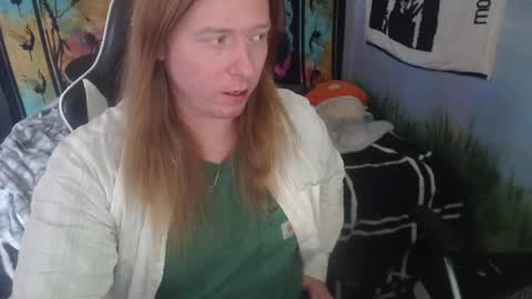 Snapshot of burningflute chatting on December 2024 10:32:02 PM burningflute online show from December 2024 10:32:02 PM