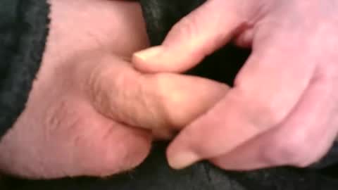 Snapshot of burnside13 chatting on April 2026 06:27:01 PM Hamish online show from April 2026 06:27:01 PM