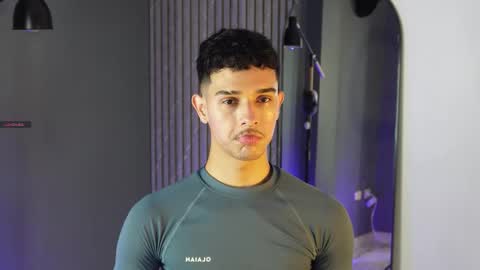 Buster independent model online show from September 2025 06:00:01 PM