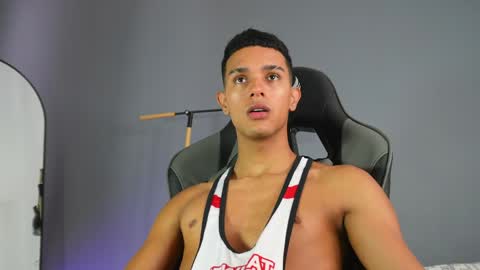 Snapshot of busterspinter chatting on May 2026 02:33:01 PM Buster independent model online show from May 2026 02:33:01 PM