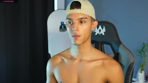 Snapshot of busterspinter chatting on May 2026 05:10:01 PM Buster independent model online show from May 2026 05:10:01 PM
