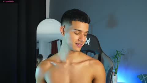 Snapshot of busterspinter chatting on June 2026 11:28:01 PM Buster independent model online show from June 2026 11:28:01 PM