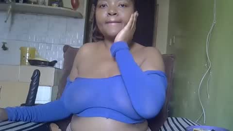 Snapshot of busty_kenzi chatting on April 2026 09:59:02 AM busty kenzi online show from April 2026 09:59:02 AM