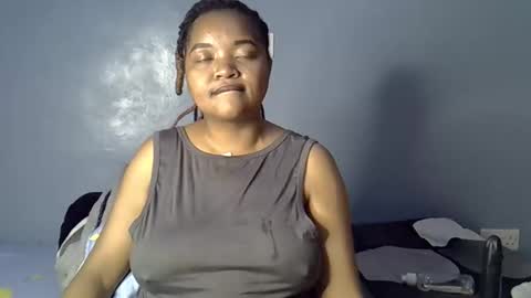 Snapshot of busty_kenzi chatting on May 2026 06:14:01 PM busty kenzi online show from May 2026 06:14:01 PM