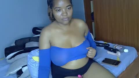 Snapshot of busty_kenzi chatting on June 2026 05:54:02 AM busty kenzi online show from June 2026 05:54:02 AM