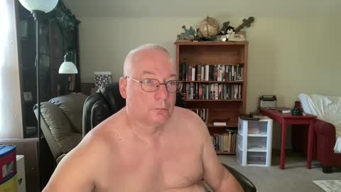 bustyballs100 online show from September 2025 01:59:01 PM