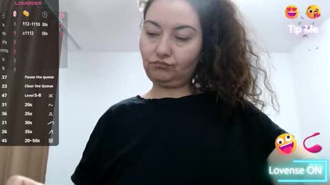 Emma online show from December 2025 07:43:02 PM