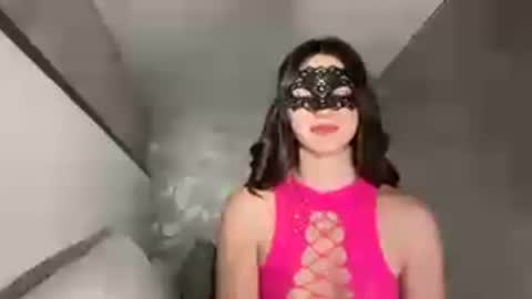 Snapshot of busy_bee69 chatting on May 2026 10:18:02 PM busy_bee69 online show from May 2026 10:18:02 PM